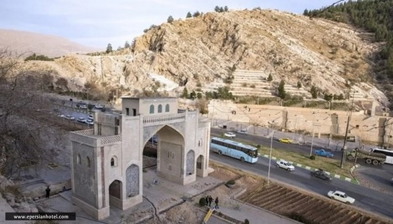 دروازه قرآن شیراز در ورودی شهر